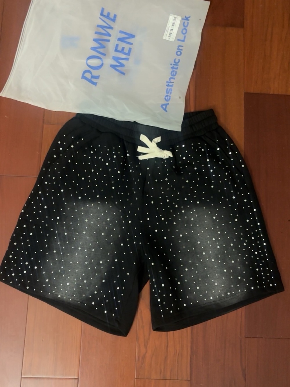 ROMWE Men’s Black Rhinestones Shorts Size S (36)